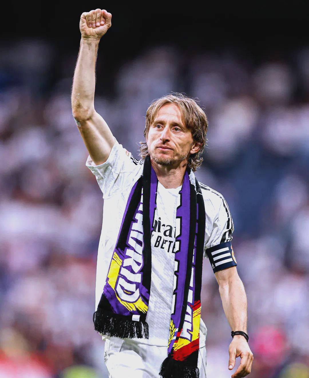 他终于被全世界看见了