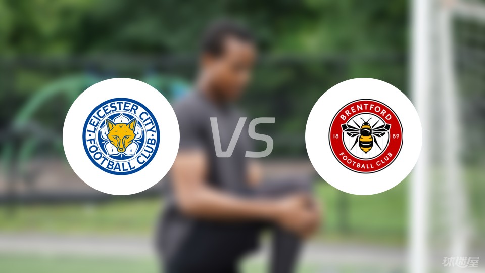 梅西杯开战，梅西和苏亚雷斯现场观战巴萨U16和河床U16的比赛