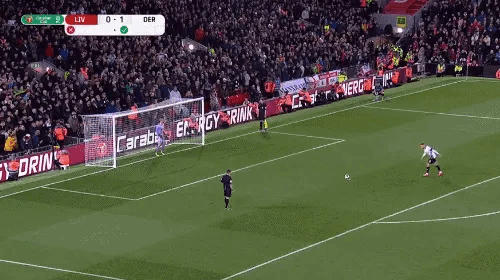 梅西杯开战，梅西和苏亚雷斯现场观战巴萨U16和河床U16的比赛